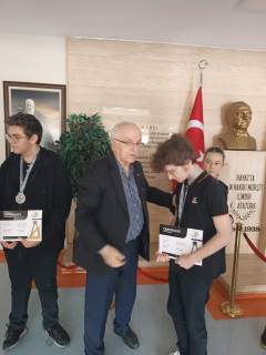Evrensel Kolej
